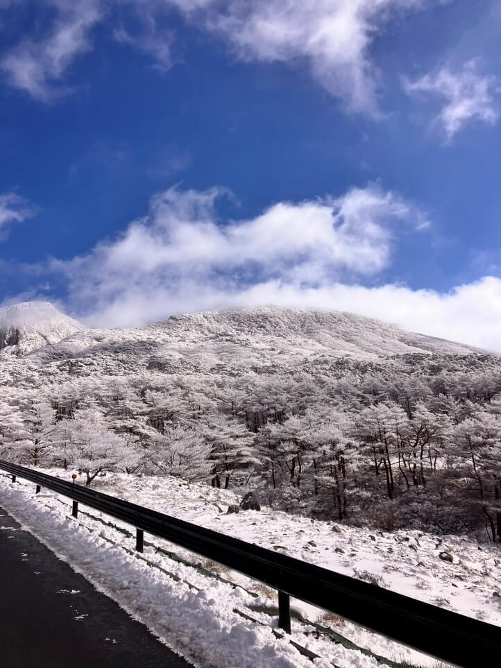 You are currently viewing えびの高原 除雪作業